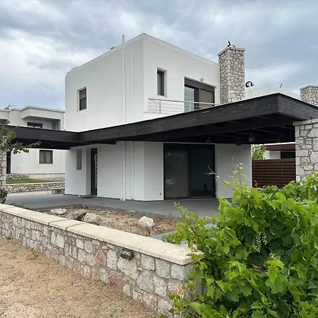 Solmar Is A Luxurious Sea View Located On The South Coast Of Rhodes Villa Lachania (Rhodes)